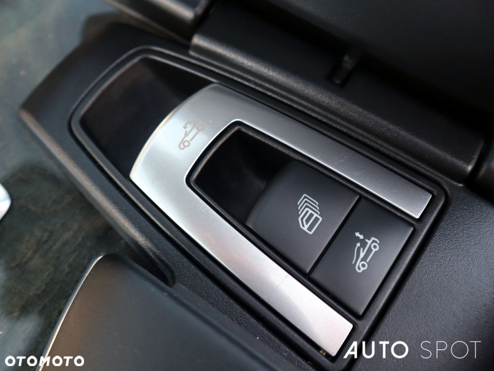 Mercedes-Benz SL 400 9G-TRONIC - 38
