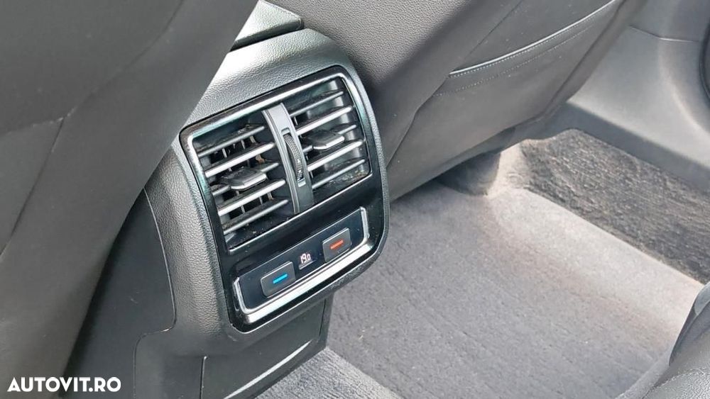 Volkswagen Passat - 32