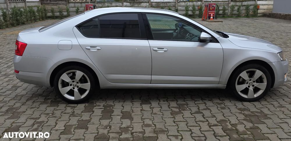 Skoda Octavia 1.6 TDI AMBITION DSG - 2