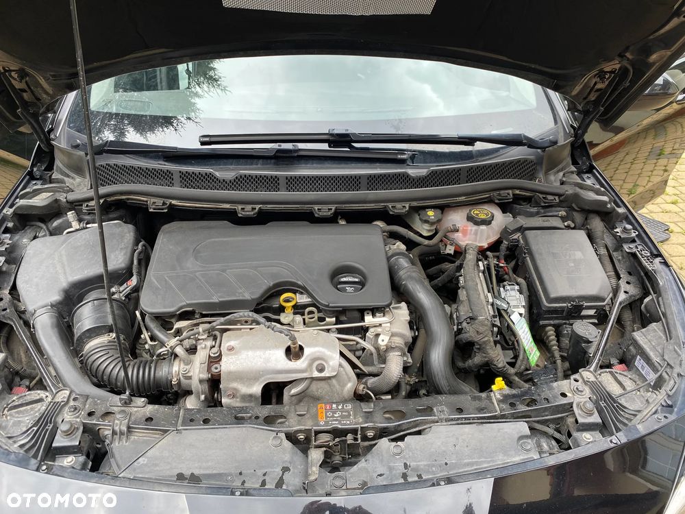 Opel Astra 1.6 CDTI Elite S&S - 24