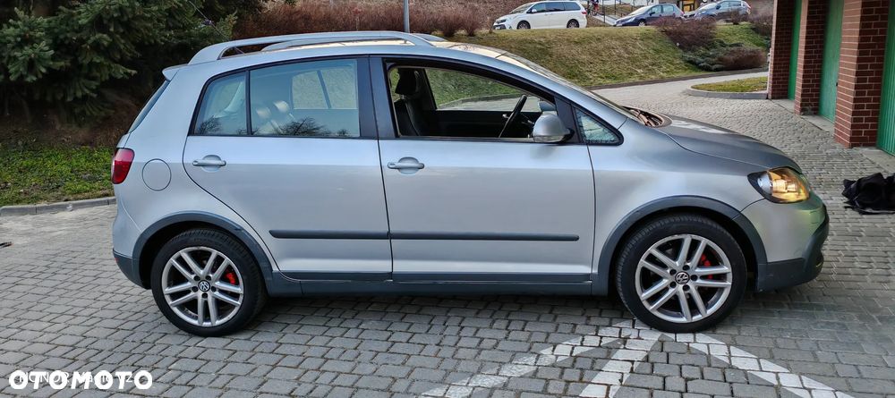Volkswagen Golf Plus 1.9 TDI Cross - 11