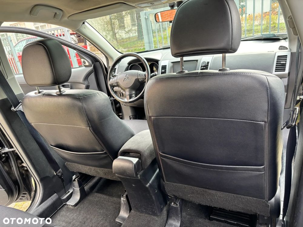 Mitsubishi Outlander 2.0 Intense + 2WD EU5 CVT - 16