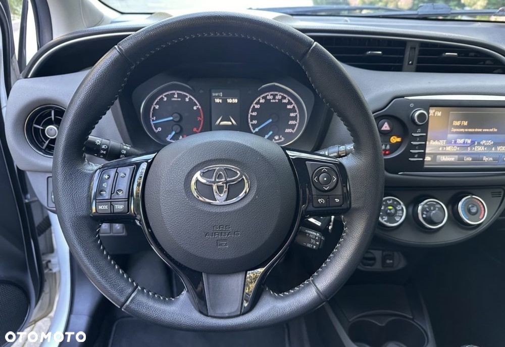 Toyota Yaris 1.5 Premium - 8