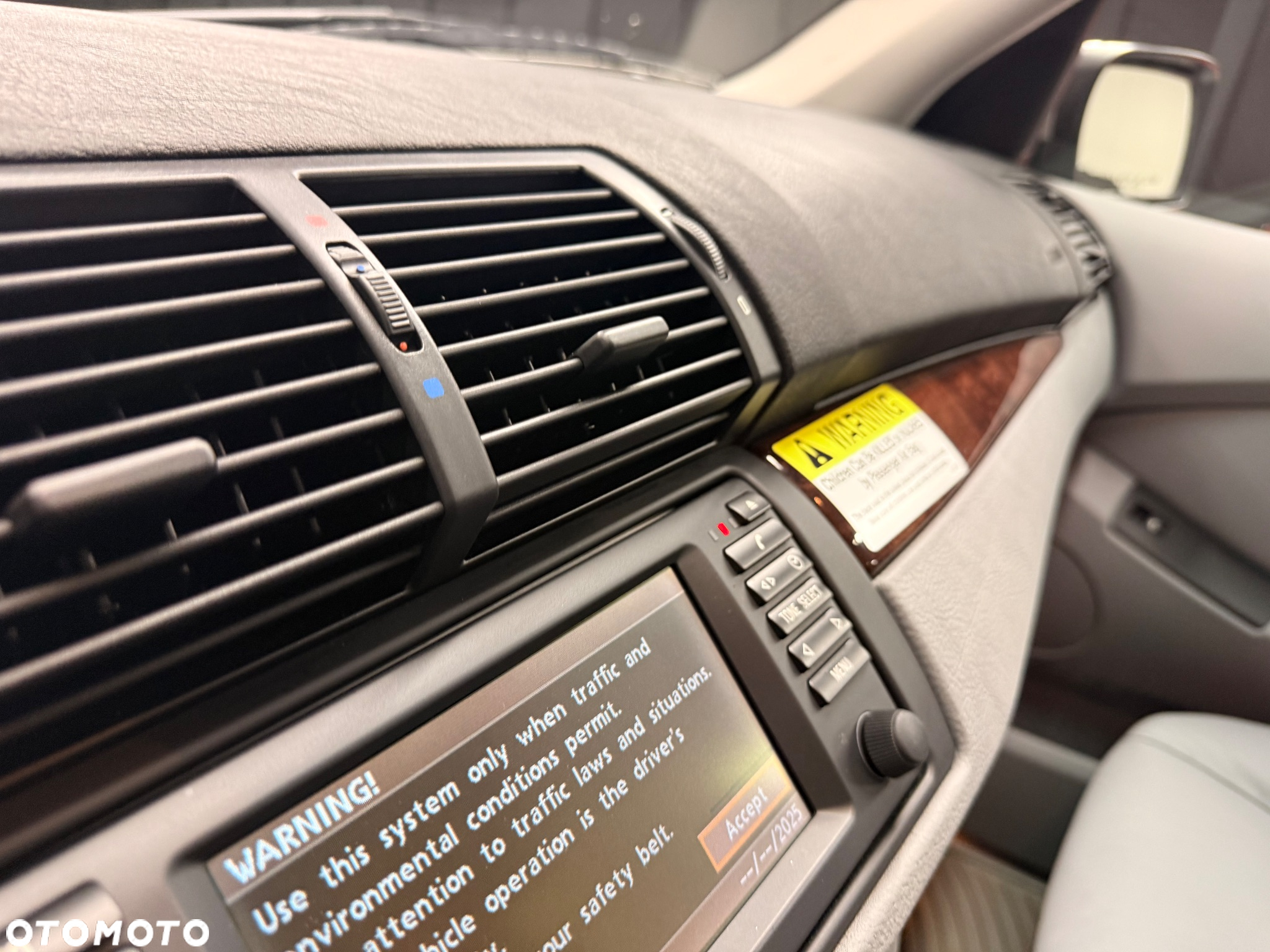 BMW X5 4.4i - 11