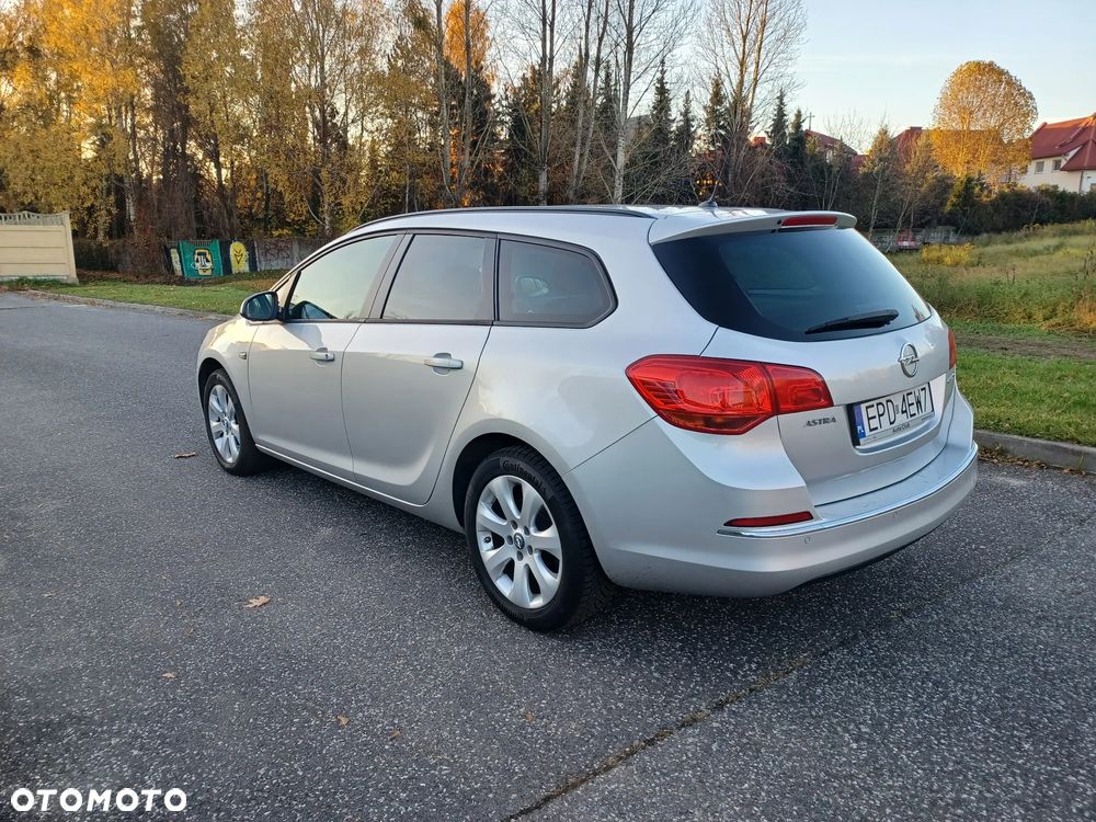Opel Astra IV 1.6 CDTI Cosmo - 4