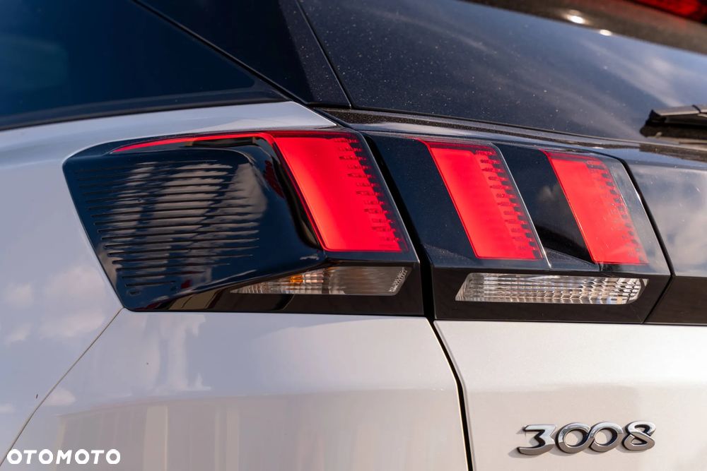 Peugeot 3008 1.6 PureTech GPF Crossway S&S EAT8 - 17