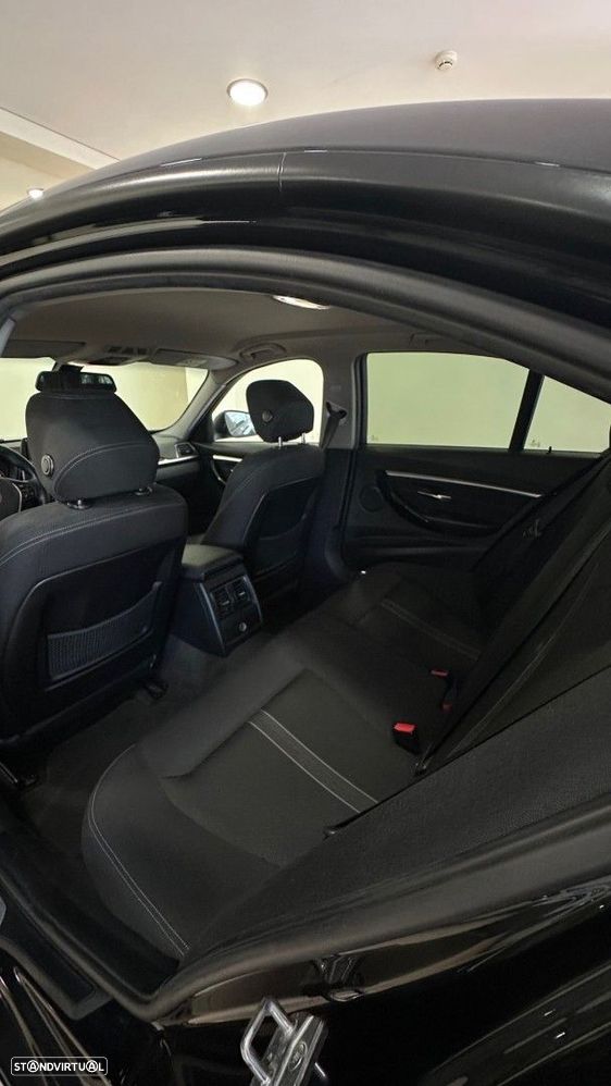 BMW 318 d Line Sport - 10