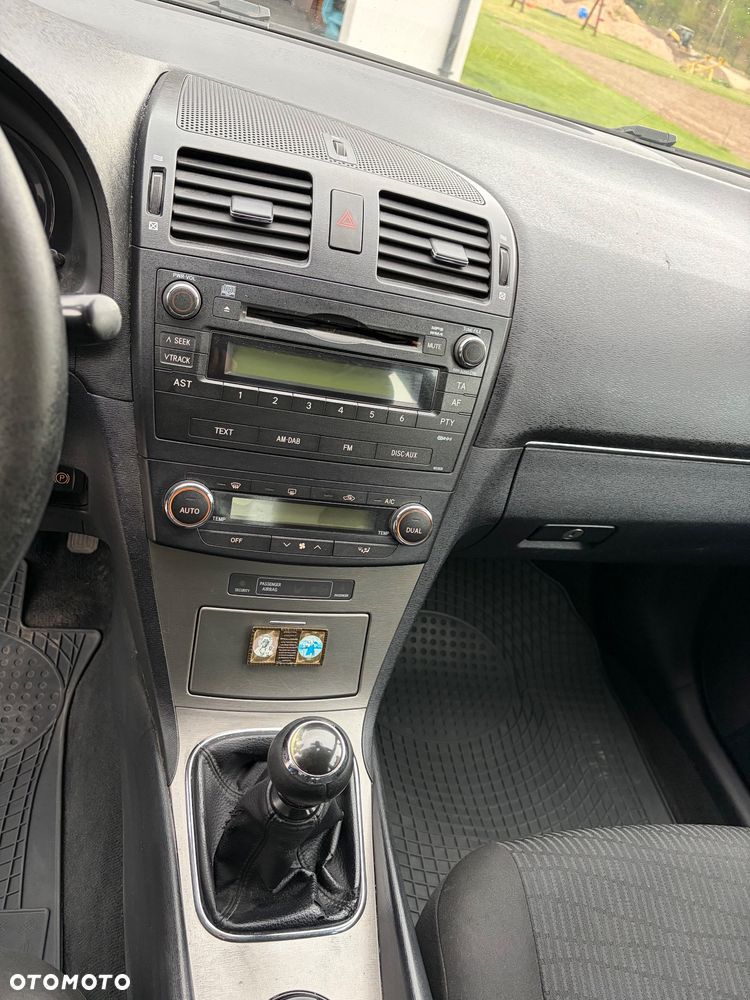 Toyota Avensis 2.0 D-4D Sol+NAVI - 8