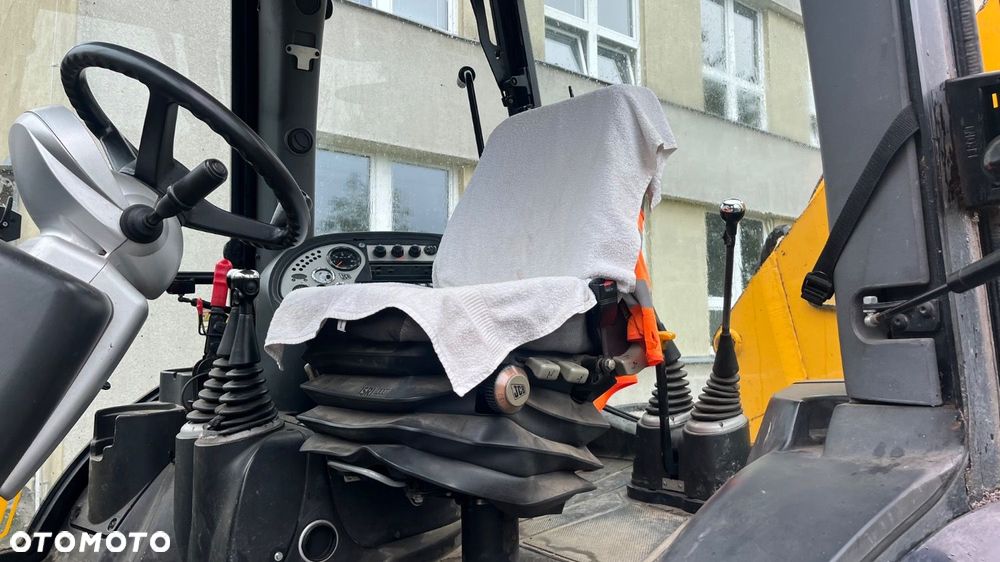 JCB 3 Cx 4X4 - 13