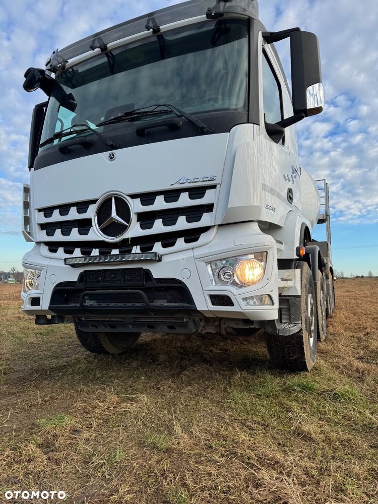 Mercedes-Benz AROCS - 2