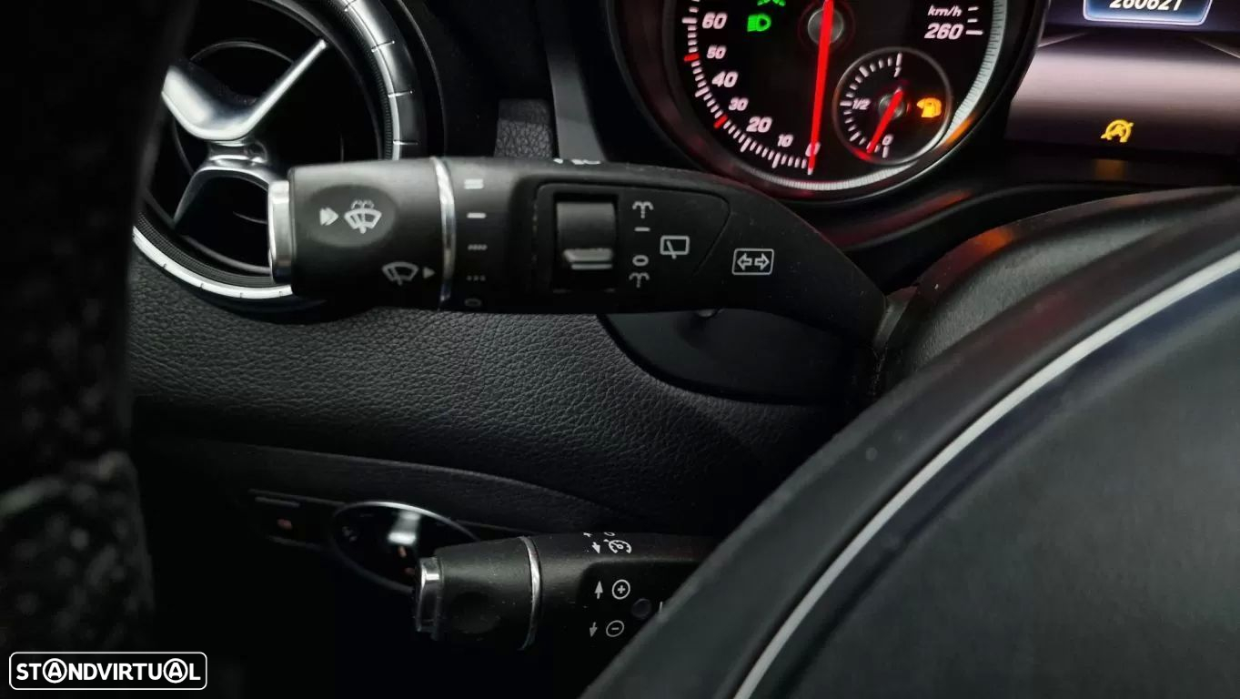 Mercedes-Benz CLA 180 d Shooting Brake AMG Line - 26