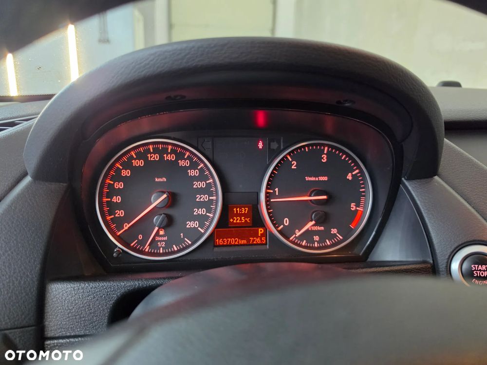BMW X1 xDrive18d - 13