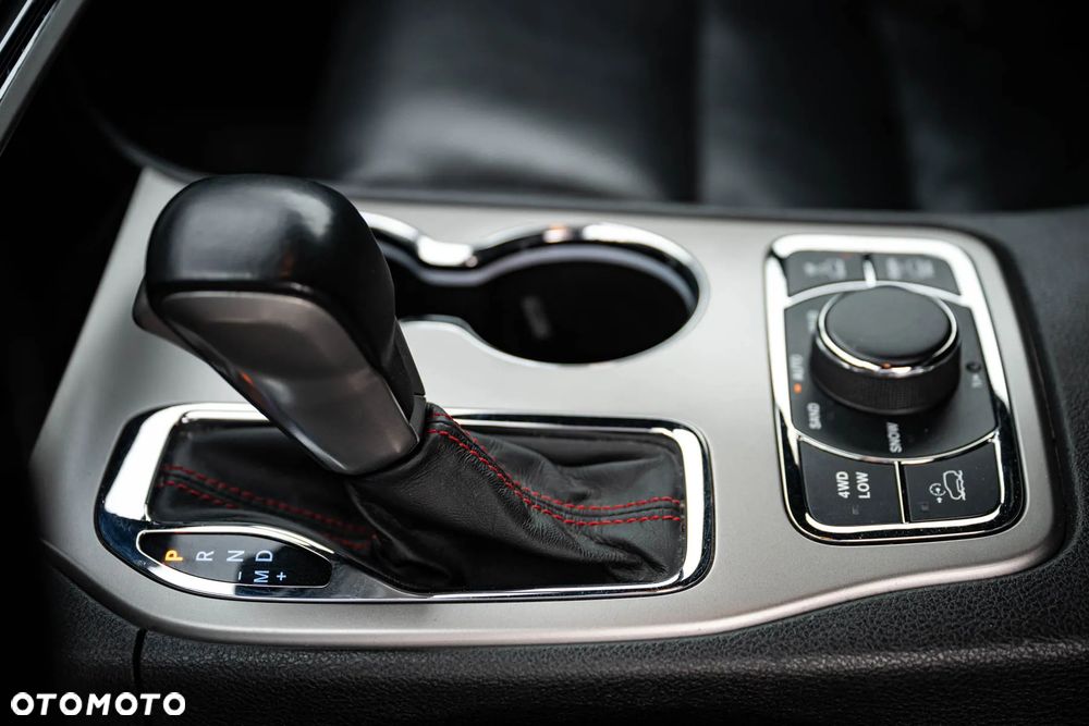 Jeep Grand Cherokee - 12