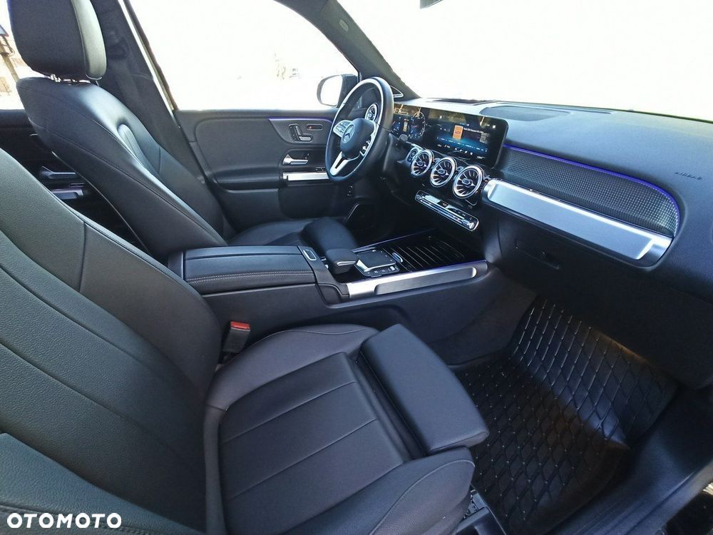 Mercedes-Benz GLB - 11