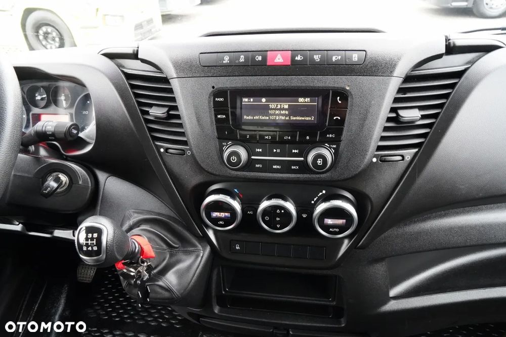 Iveco DAILY 35-160 / KONTENER 4,3 M / WINDA / BLIŹNIAK   DMC: 3500 KG /  2022 - 28