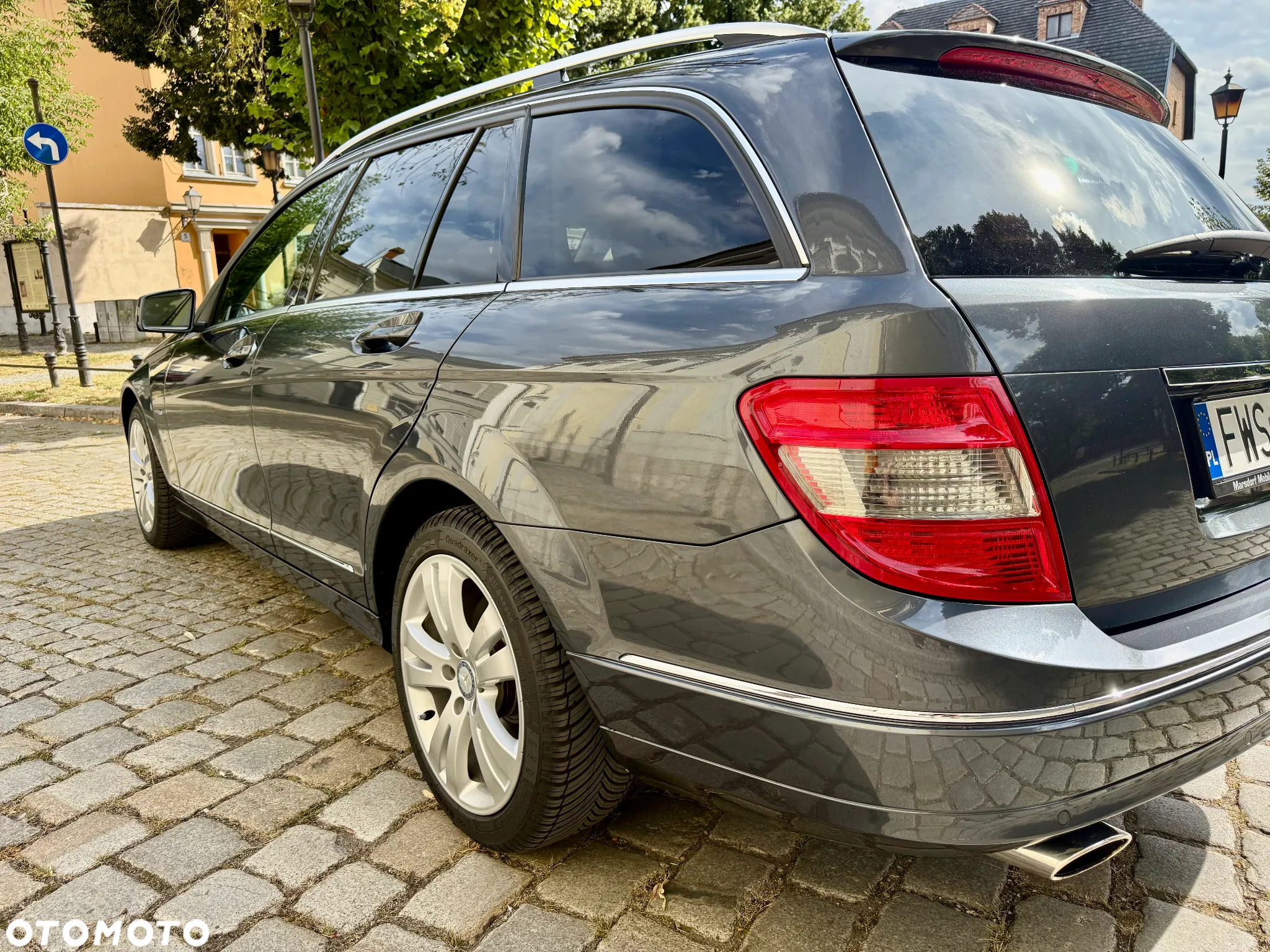 Mercedes-Benz Klasa C 250 CGI T Automatik BlueEFFICIENCY Avantgarde - 14