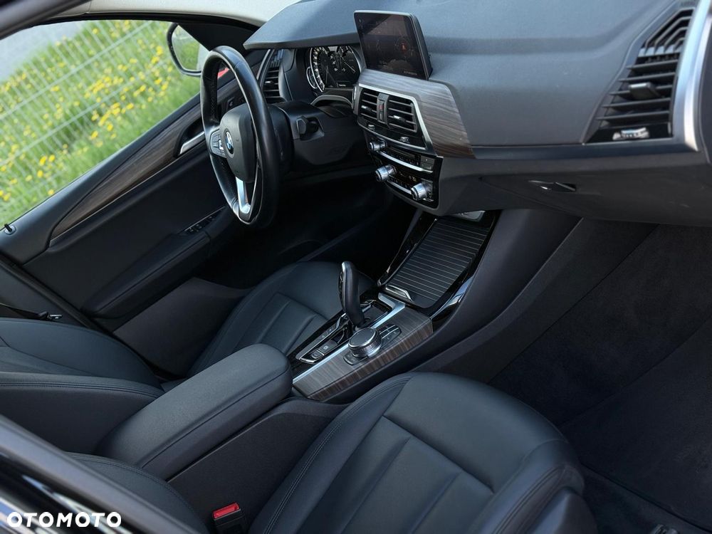 BMW X3 xDrive20i Advantage sport - 28