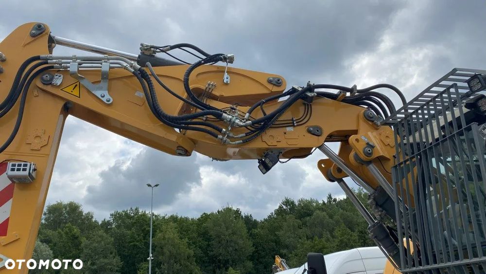 Liebherr A 913 Compact - 6
