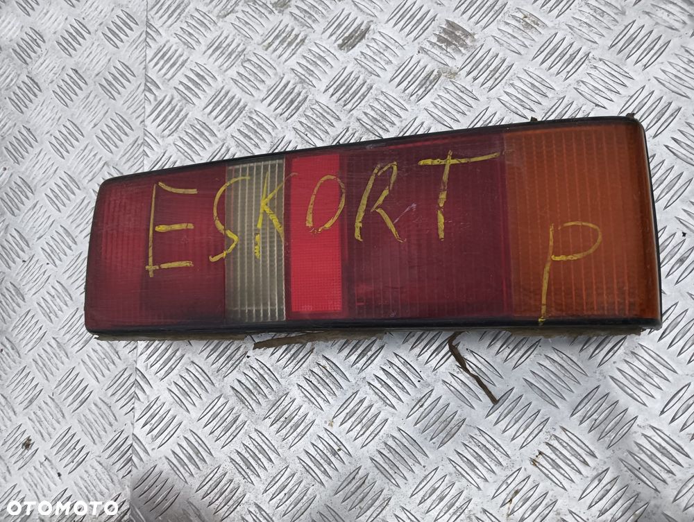 Lampa prawy tył Ford Escort Mk4 - 1
