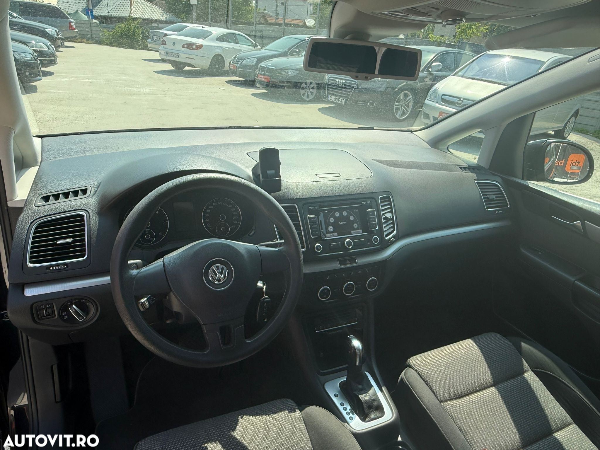 Volkswagen Sharan 2.0 TDI DSG Comfortline - 6