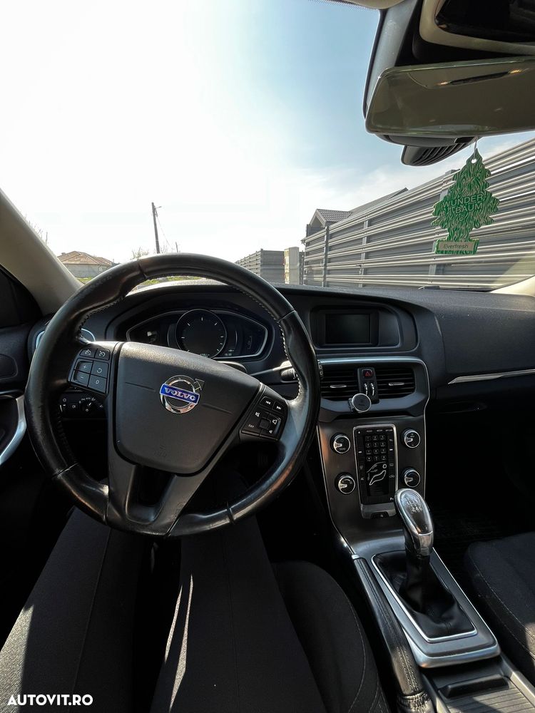 Volvo V40 D2 - 11