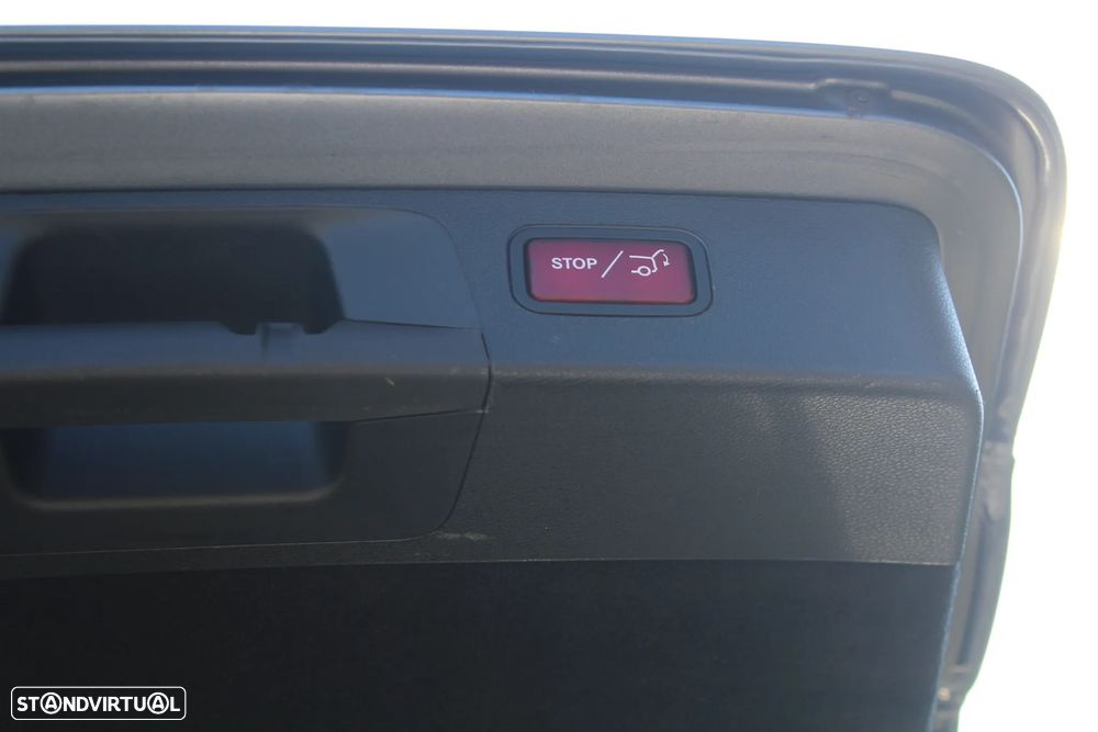 Mercedes-Benz E 300 de AMG Line - 18