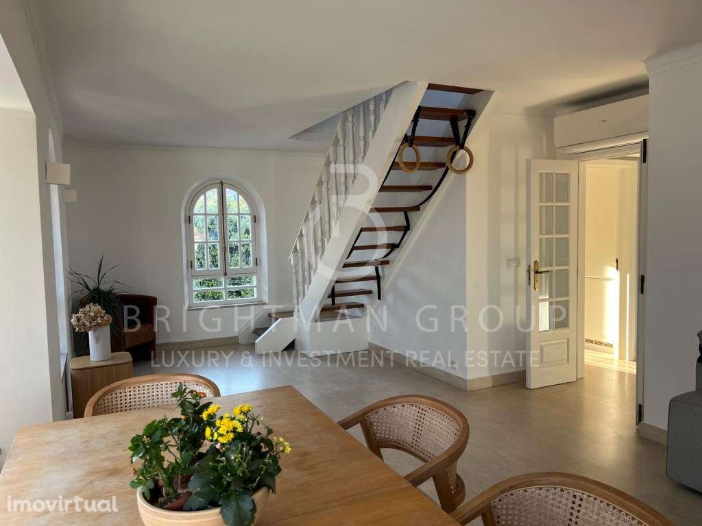 Apartamento Duplex mobilado T3 vista mar, no Monte Estoril - Grande imagem: 2/21