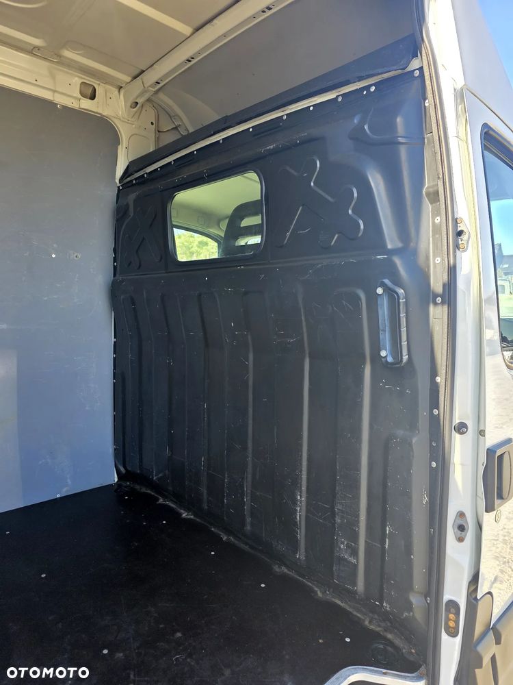 Iveco IVECO 35S13 2.3 HPI ŚREDNI WYSOKI KLIMA WEBASTO 193 T/KM PRZEBIEGU GWARANCJA - 32