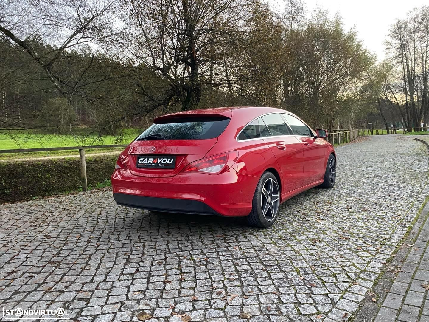 Mercedes-Benz CLA 200 d Shooting Brake Urban - 13