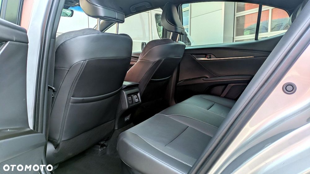 Toyota Camry 2.5 Hybrid Dynamic Force Executive e-CVT - 12