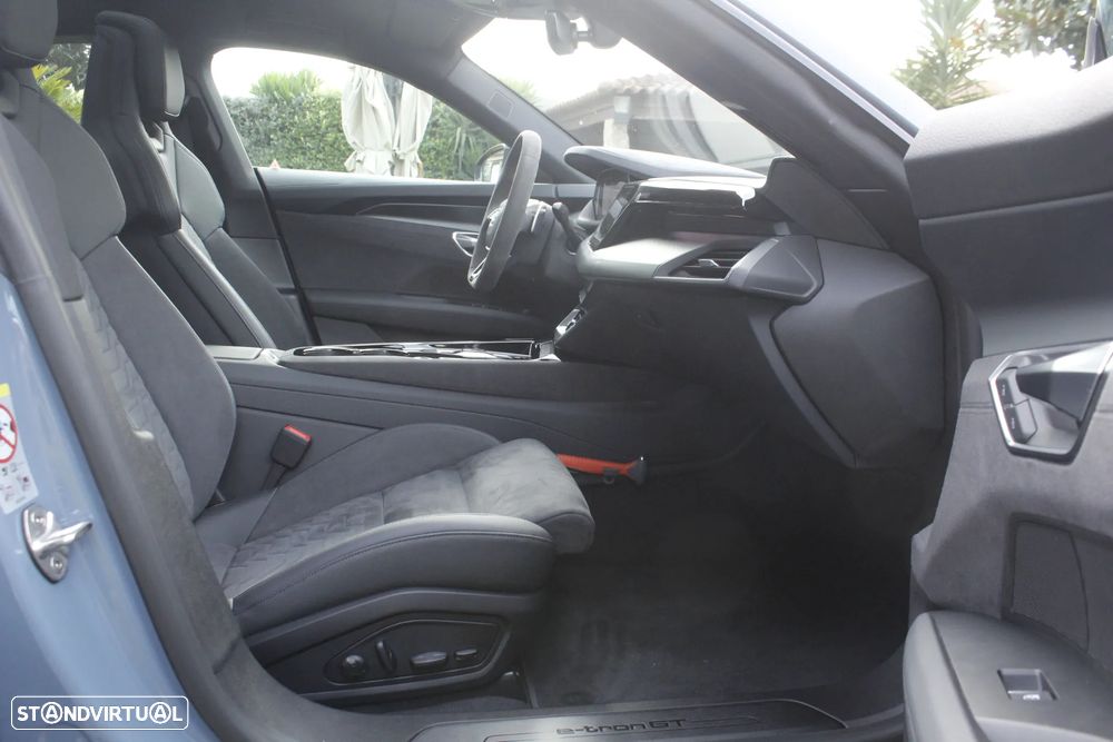 Audi e-tron GT quattro - 28