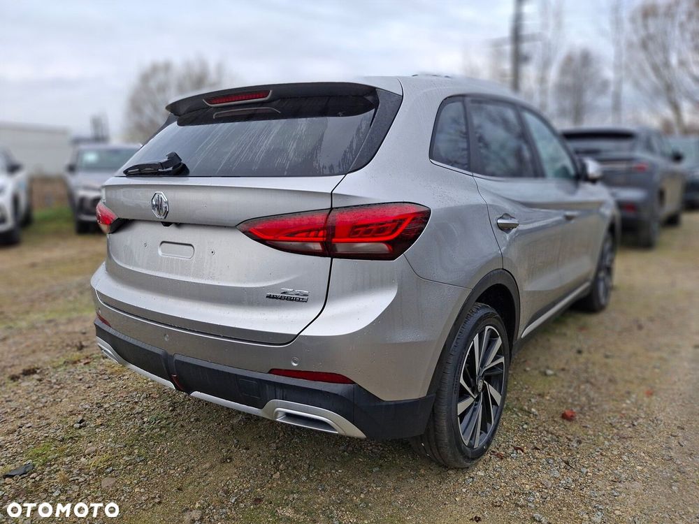 MG ZS Hybrid+ - 4