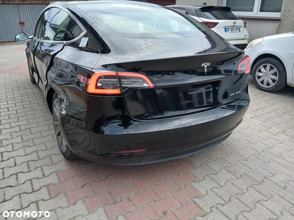 Tesla Model 3 Langstreckenbatterie Allradantrieb Dual Motor Performance - 16