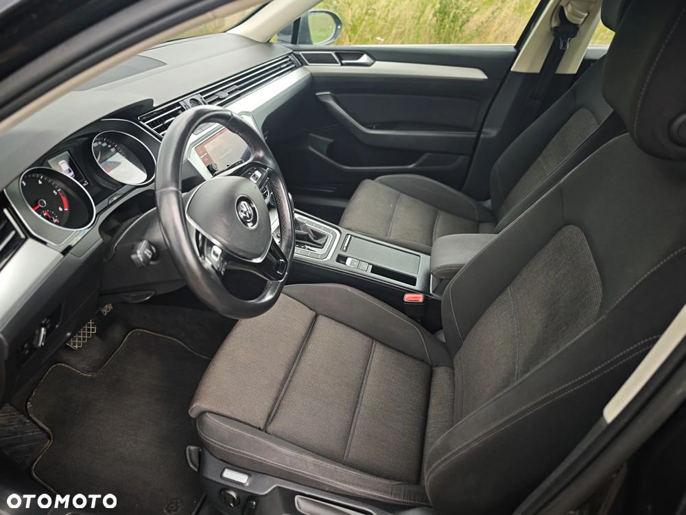 Volkswagen Passat - 16