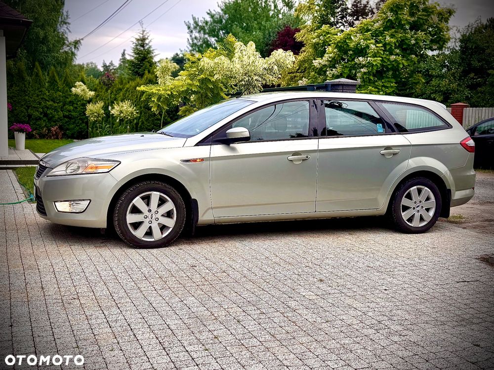 Ford Mondeo 2.0 Ghia - 9