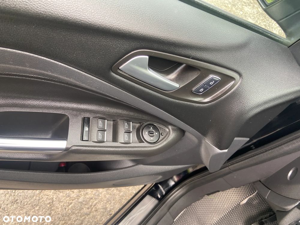 Ford Kuga - 23