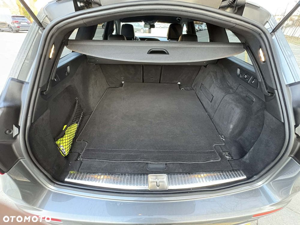 Mercedes-Benz Klasa E 200 4-Matic 9G-TRONIC - 13