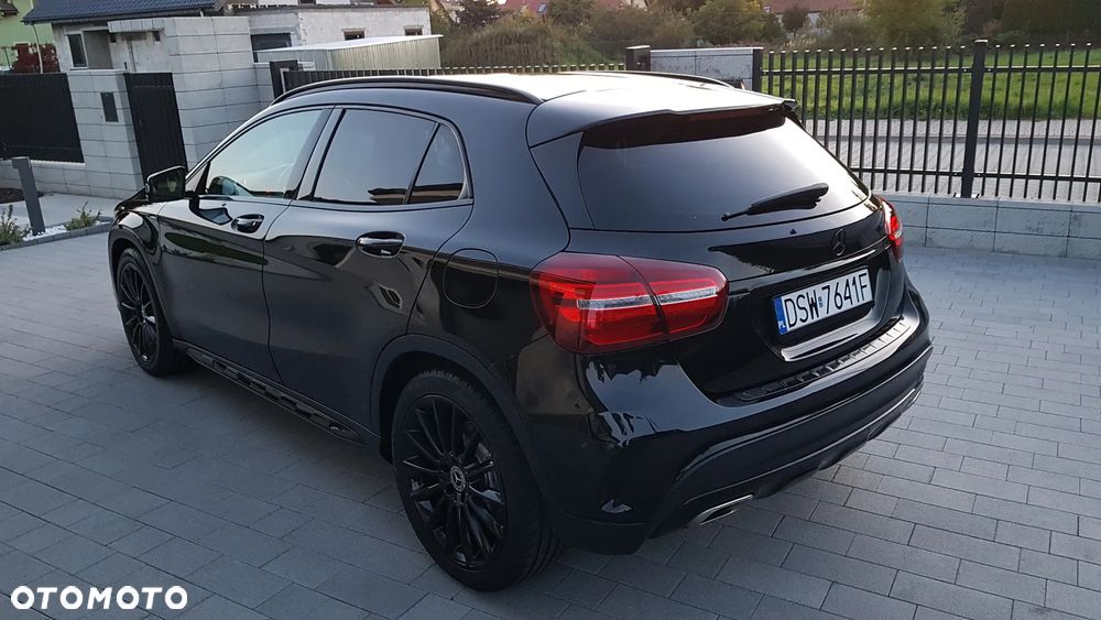Mercedes-Benz GLA 180 7G-DCT AMG Line - 36