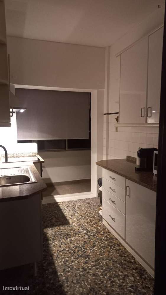 Quarto - localizado em Santo Ildefonso Porto - Grande imagem: 2/16
