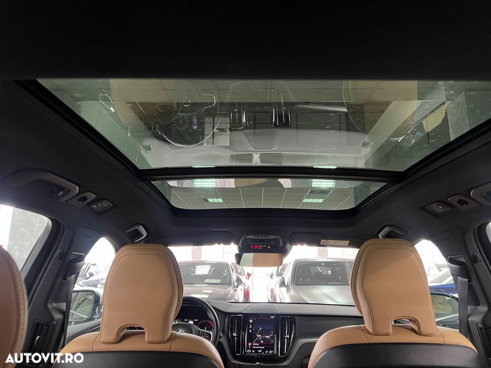 Volvo XC 60 T8 Twin Engine AWD Momentum Pro - 20