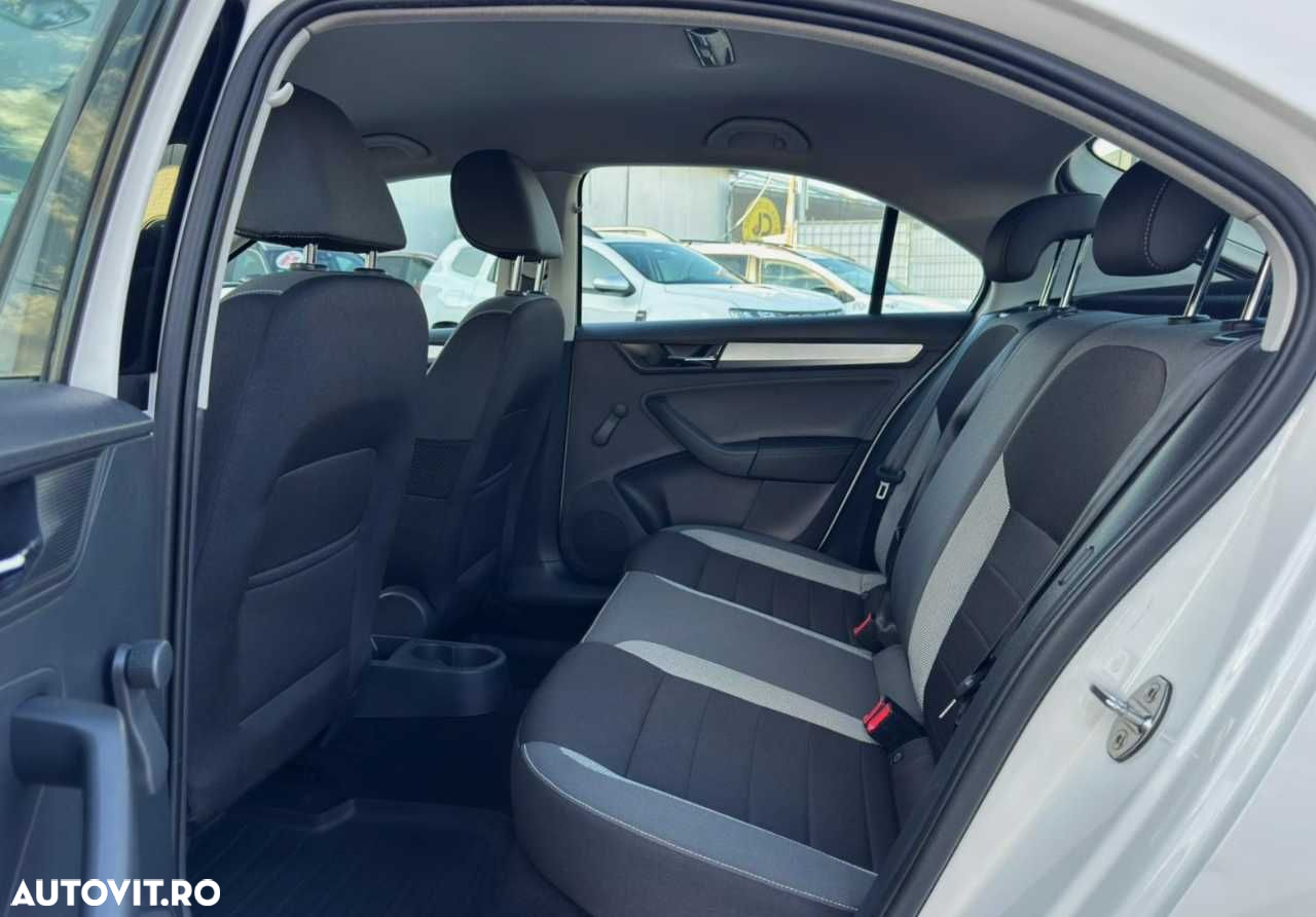 Skoda RAPID - 16