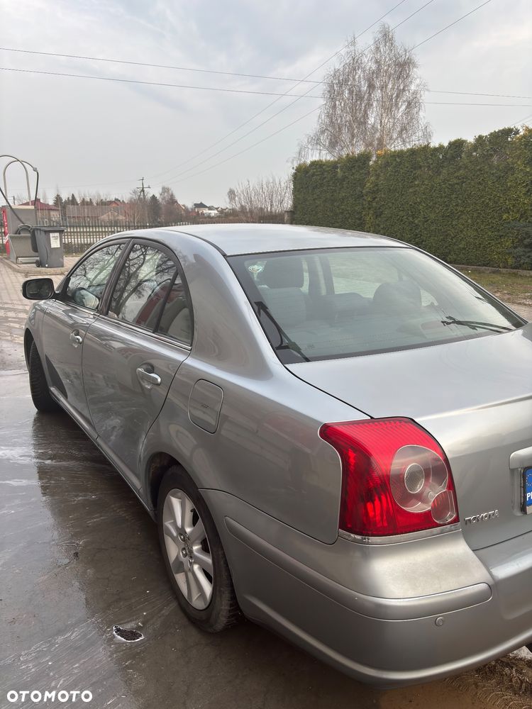 Toyota Avensis 2.0 D-4D Sol - 5