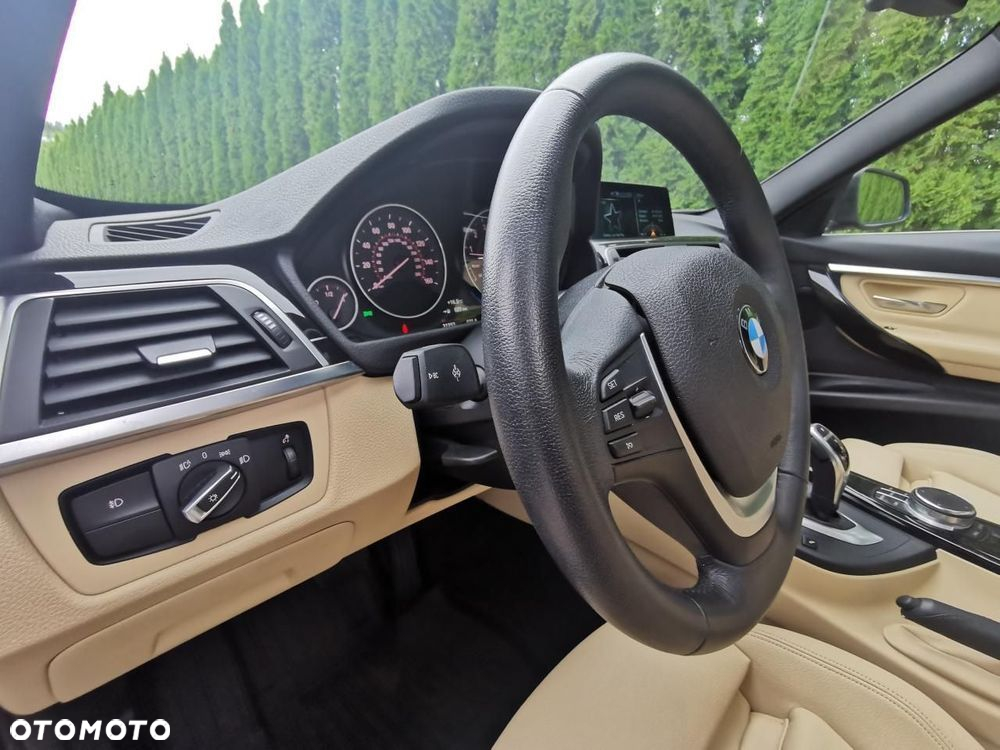 BMW Seria 3 330i xDrive Luxury Line - 16