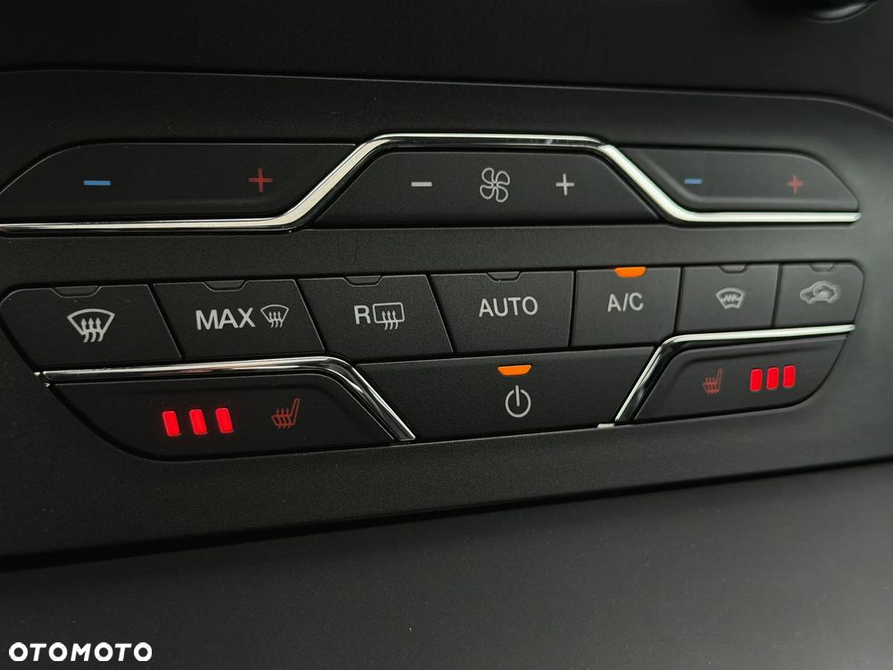 Ford S-Max 2.0 EcoBoost Titanium - 33