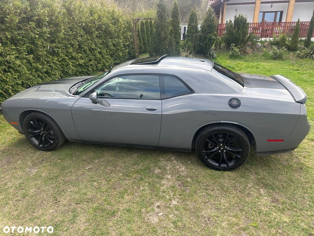 Dodge Challenger - 13