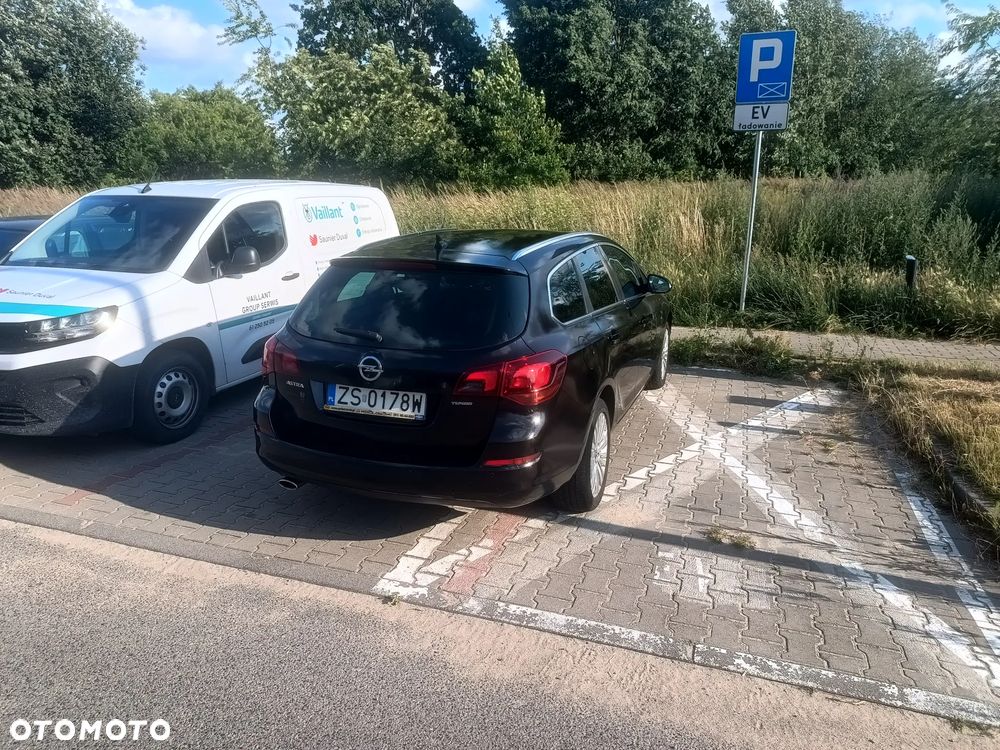 Opel Astra 1.4 T Cosmo - 2