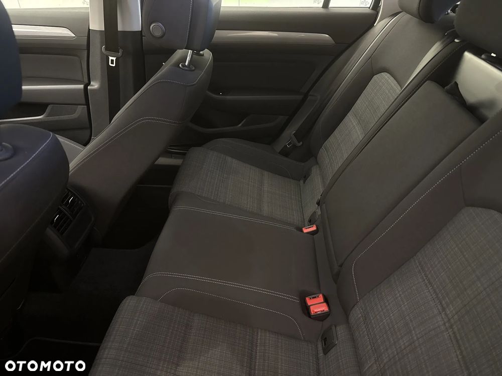 Volkswagen Passat 2.0 TDI EVO Business DSG - 20