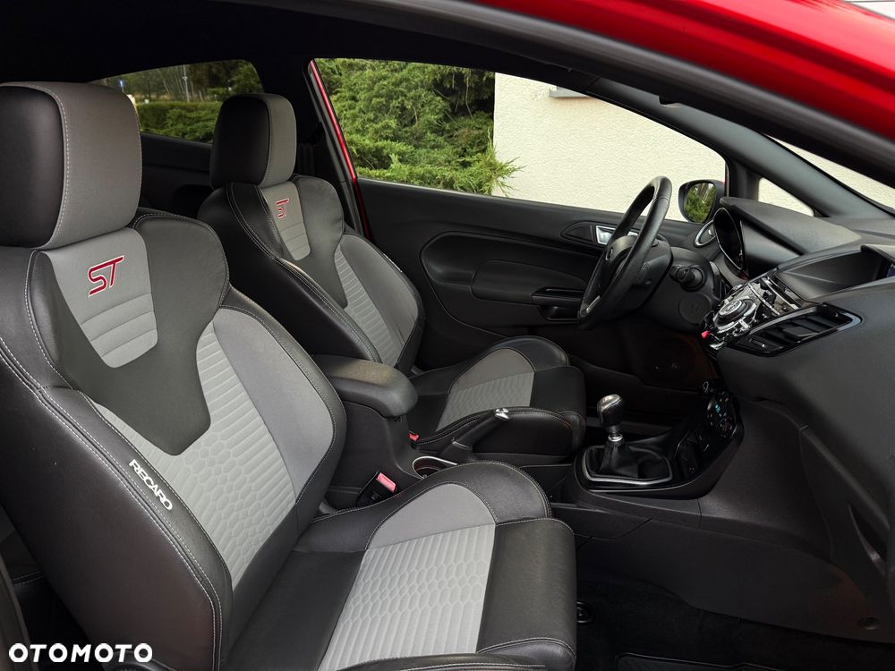 Ford Fiesta ST - 9