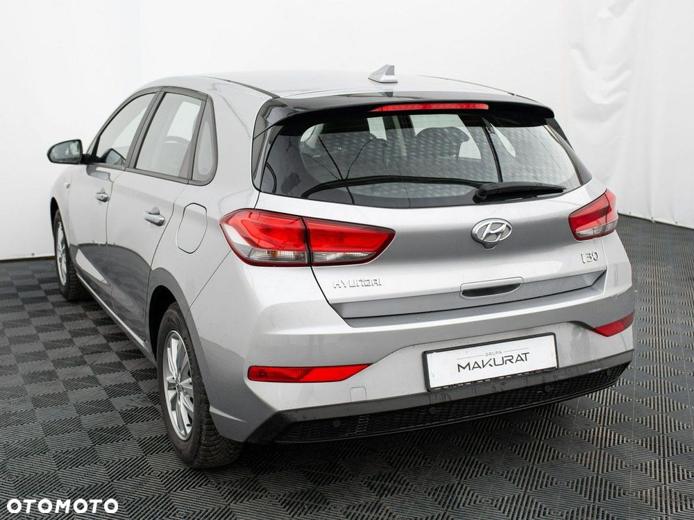 Hyundai i30 1.5 DPI Classic + - 5