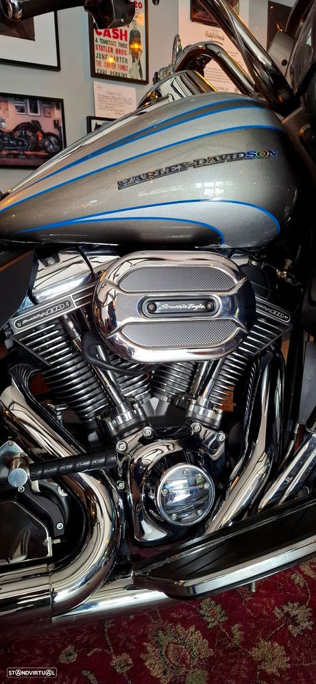 Harley-Davidson Road Glide CVO - 3